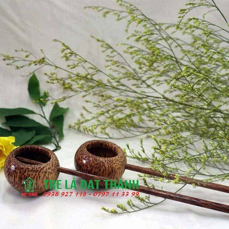 Gáo Dừa Múc Rượu